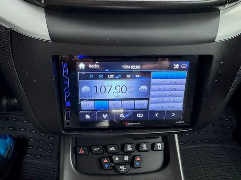 Used 2015 Dodge Journey SE image 19