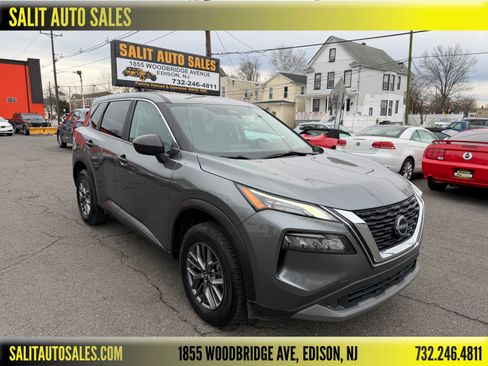 Used 2023 Nissan Rogue S image 1