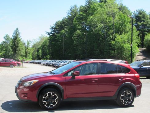 Used 2013 Subaru XV Crosstrek 2.0i Premium AWD/4WD image 2
