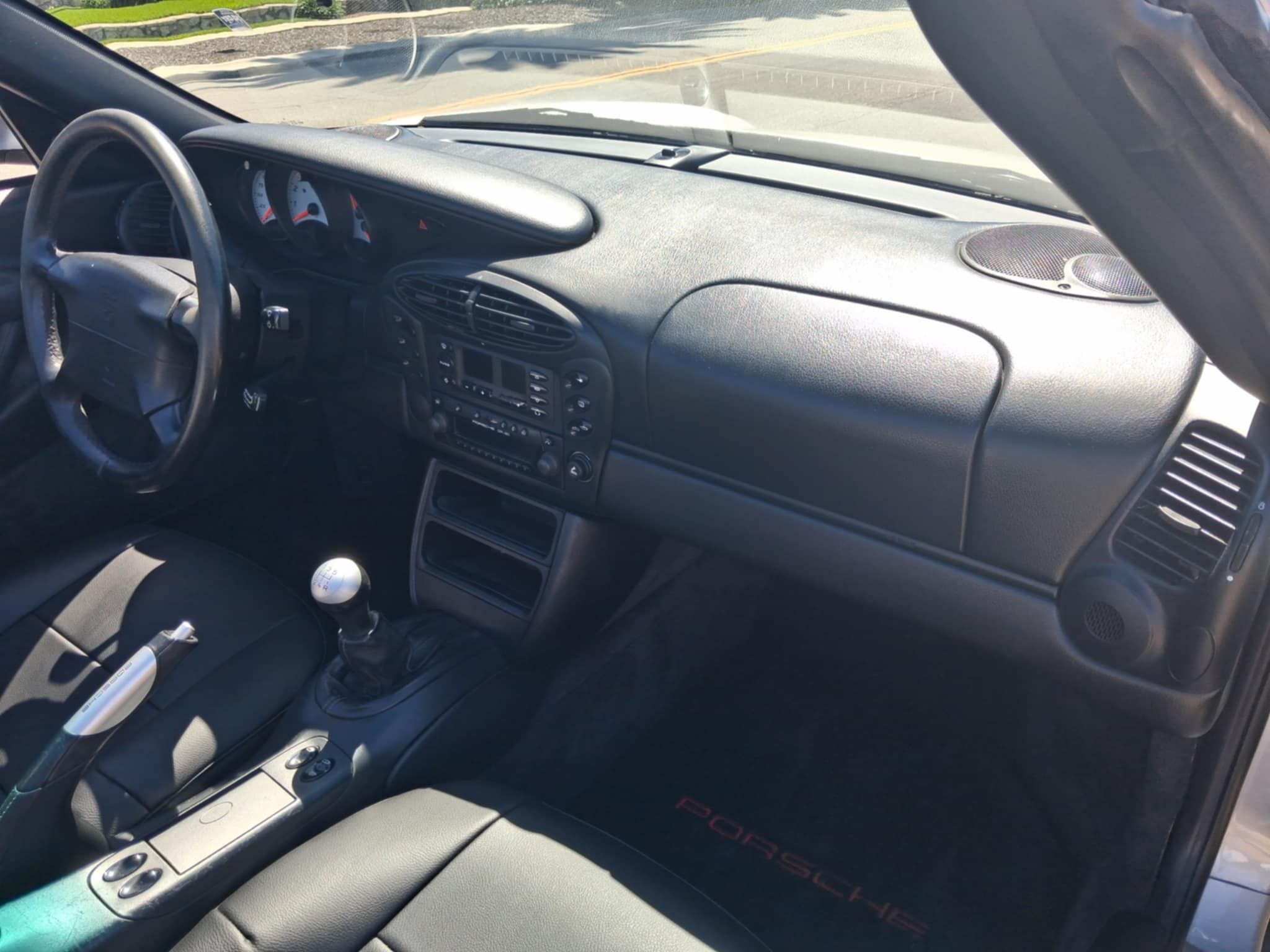 Used 2000 Porsche Boxster RWD image 13