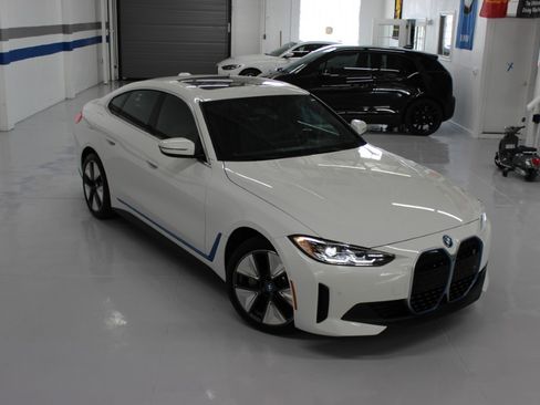 Used 2024 BMW i4 eDrive40 image 13