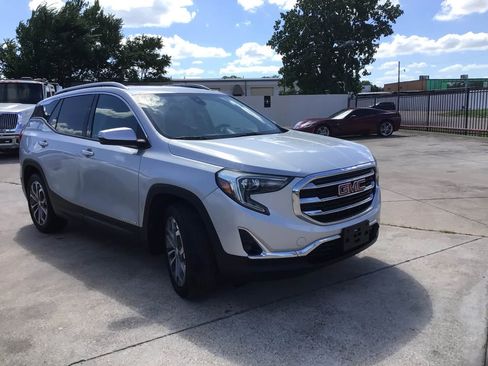Used 2020 GMC Terrain FWD SLT image 1