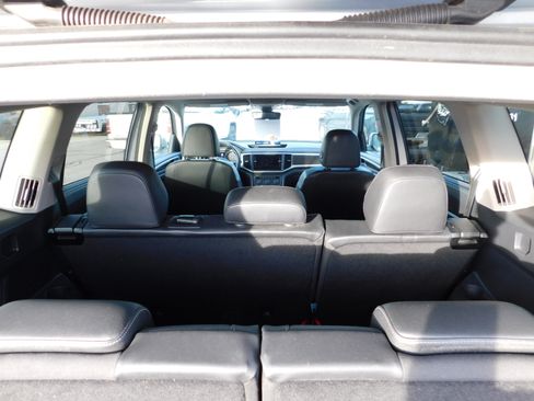 Used 2019 Volkswagen Atlas SE image 14