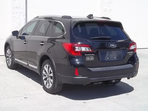 Used 2017 Subaru Outback 3.6R Touring image 6