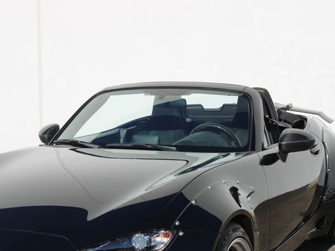 Used 2016 MAZDA MX-5 Miata Club image 18
