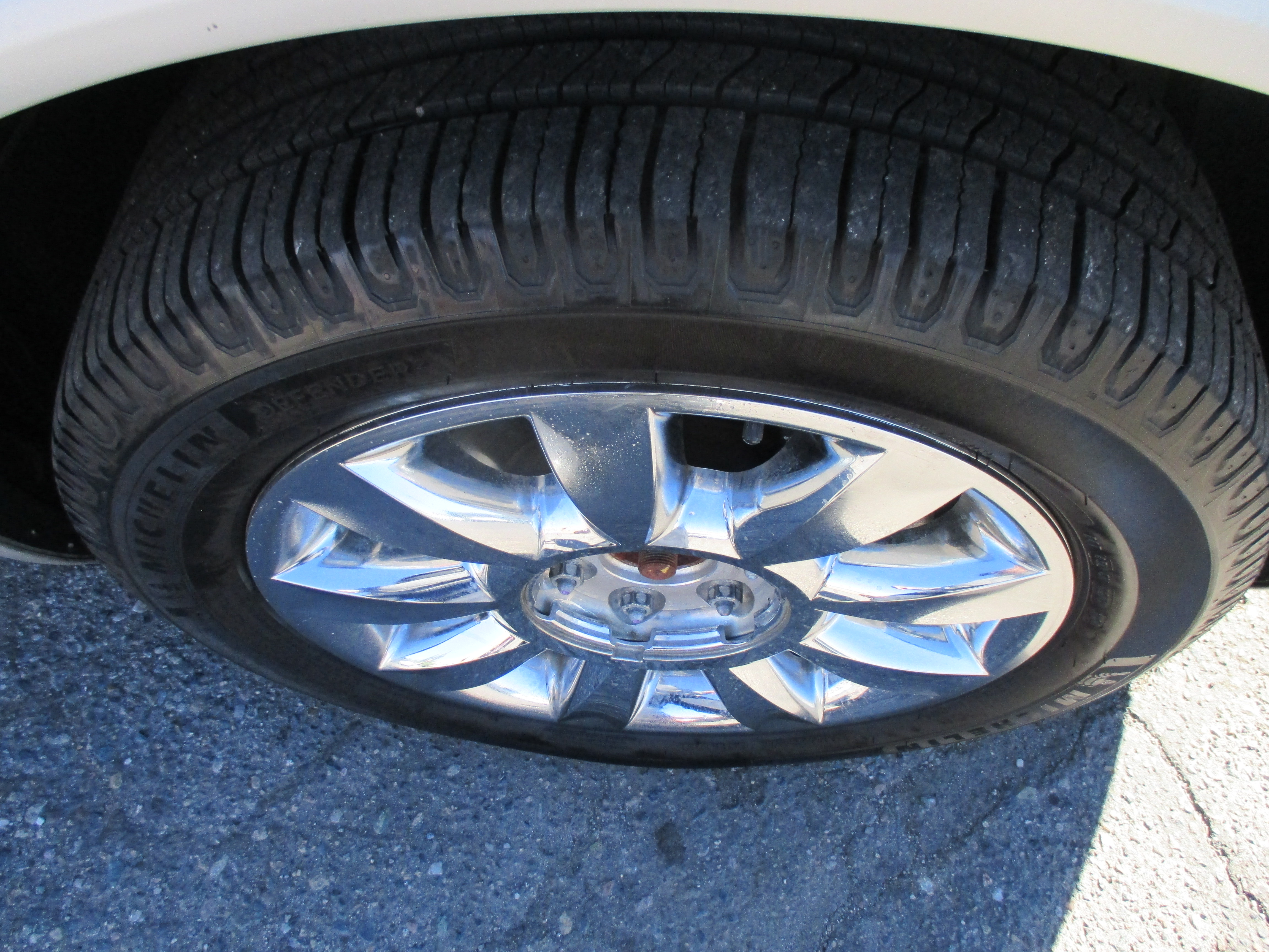 Used 2012 Buick Enclave Convenience Sport Utility 4D FWD image 20