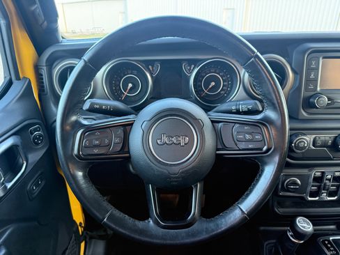 Used 2019 Jeep Wrangler 4WD Unlimited Sport image 22