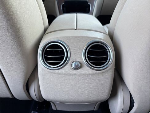 Used 2020 Mercedes-Benz GLC 300 image 40