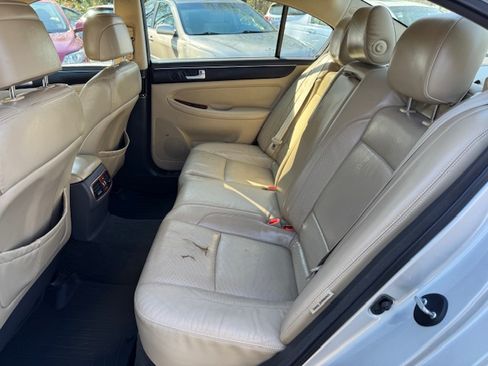 Used 2012 Hyundai Genesis 4.6 image 12