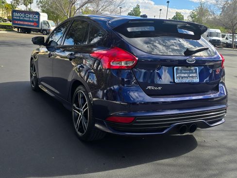 Used 2017 Ford Focus ST image 9