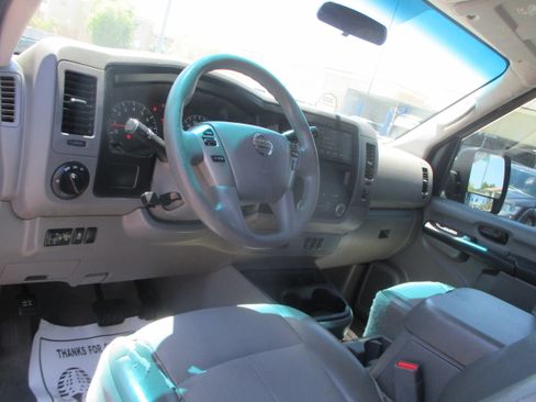 Used 2016 Nissan NV 3500 SV Passenger RWD image 4