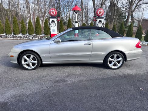 Used 2005 Mercedes-Benz CLK 320 image 23