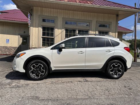 Used 2014 Subaru XV Crosstrek 2.0i Limited AWD/4WD image 2