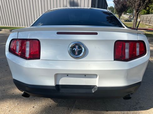 Used 2012 Ford Mustang image 3