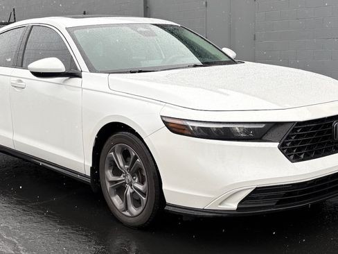 Used 2023 Honda Accord EX image 3