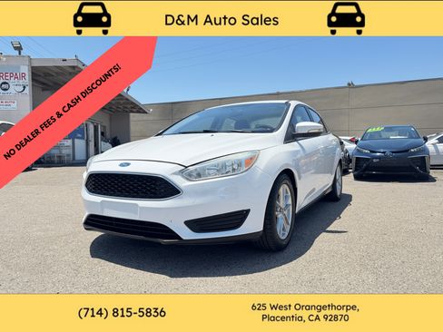 Used 2016 Ford Focus SE Sedan FWD image 1