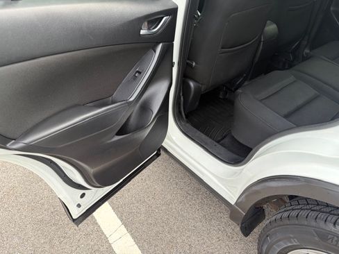 Used 2016 MAZDA CX-5 Touring image 12