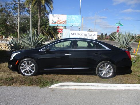 Used 2014 Cadillac XTS Luxury image 2
