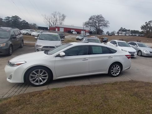 Used 2013 Toyota Avalon Limited image 3
