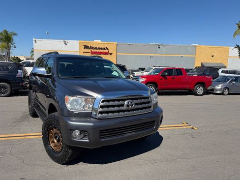 Used 2013 Toyota Sequoia Limited image 1