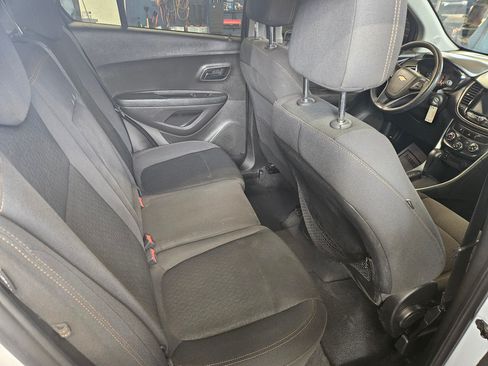 Used 2017 Chevrolet Trax LS image 9