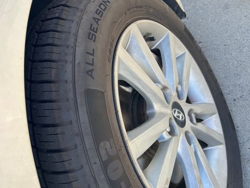Used 2015 Hyundai Sonata SE FWD image 9