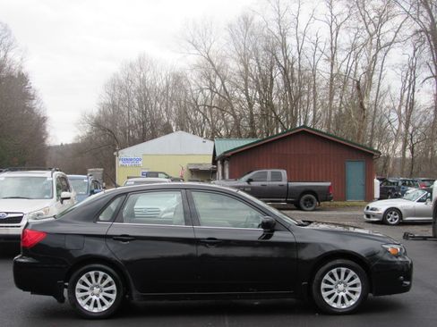 Used 2011 Subaru Impreza 2.5i Premium image 8