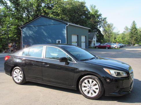 Used 2015 Subaru Legacy 2.5i Premium AWD/4WD image 9