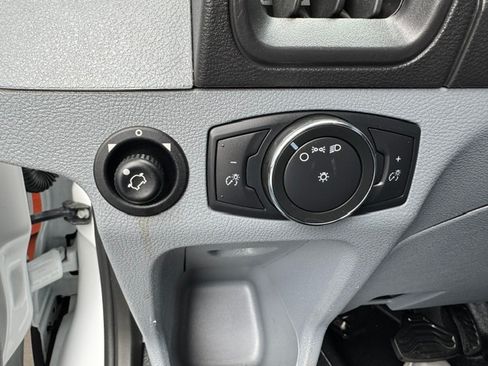 Used 2019 Ford Transit 150 130 Medium Roof RWD image 14