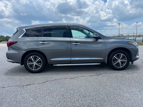 Used 2017 INFINITI QX60 Luxe FWD image 8