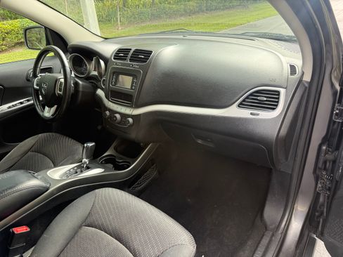 Used 2016 Dodge Journey SE image 11