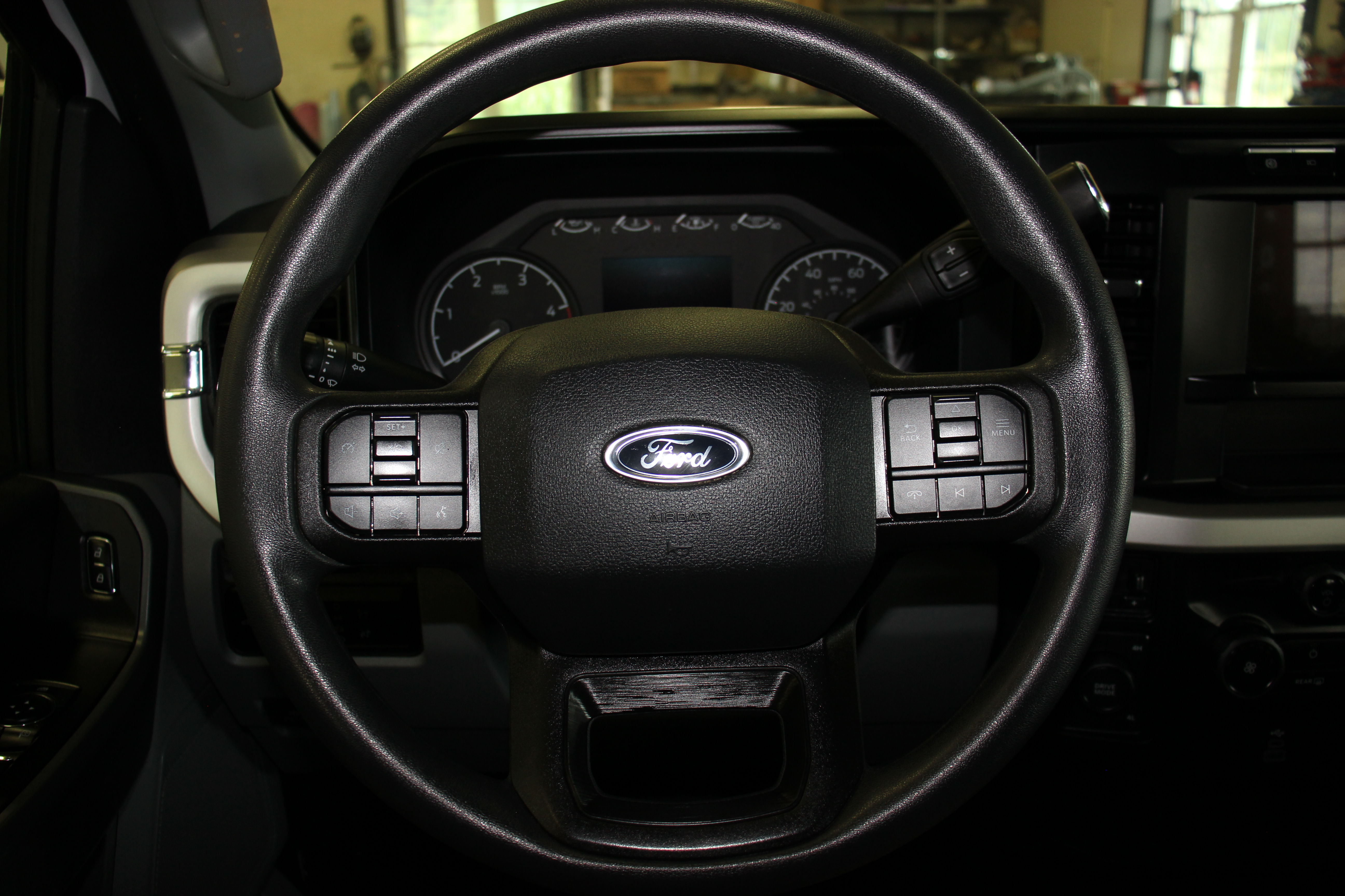 Used 2024 Ford F350 4x4 Crew Cab DRW Super Duty image 30