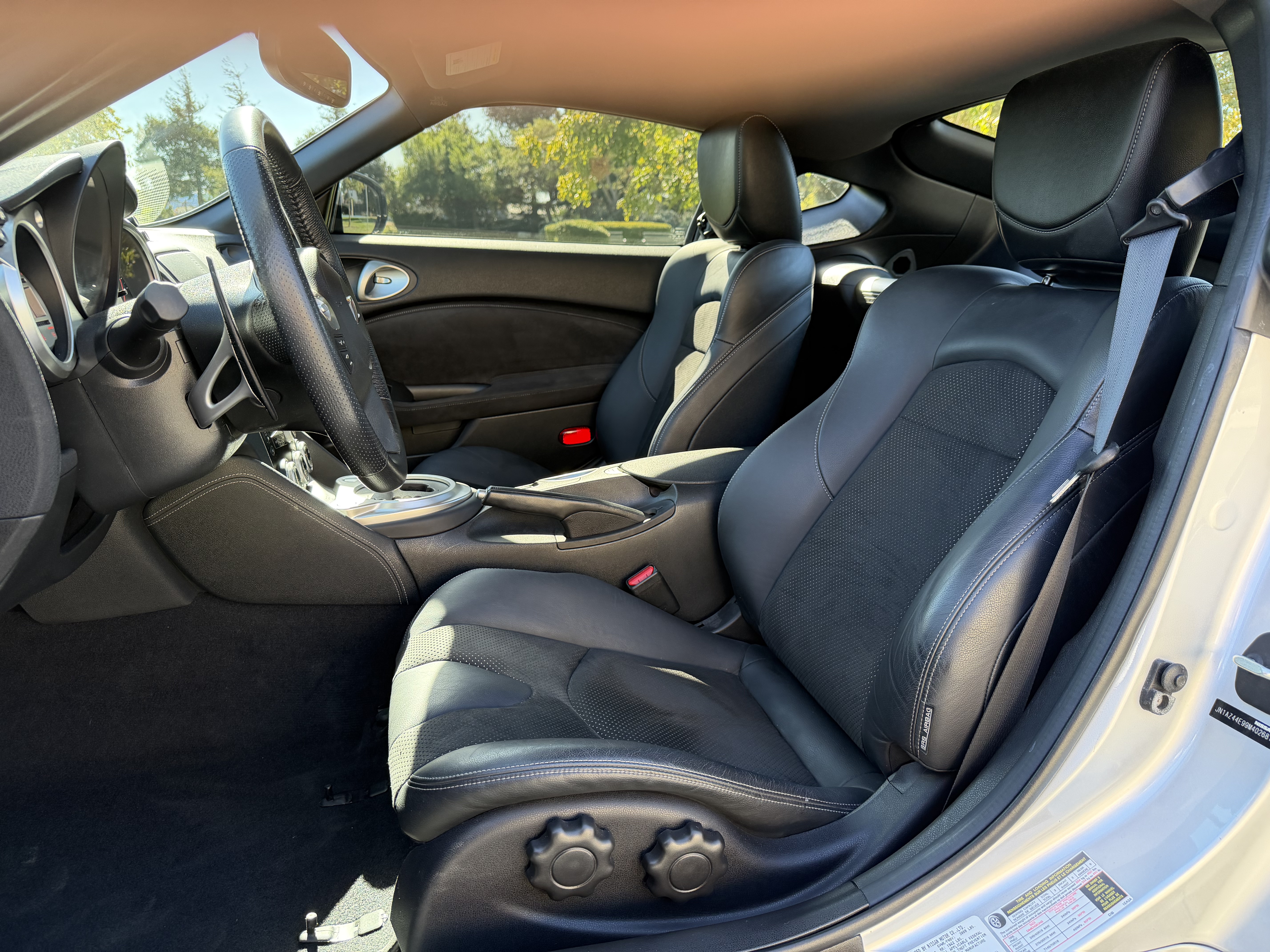 Used 2009 Nissan 370Z Coupe RWD image 8