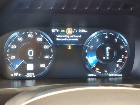 Used 2018 Volvo XC90 T6 Momentum AWD/4WD image 11