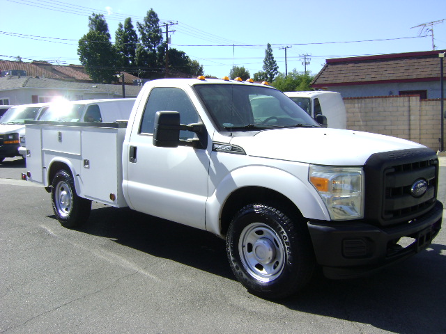Used 2013 Ford F350 2WD Regular Cab Super Duty image 3