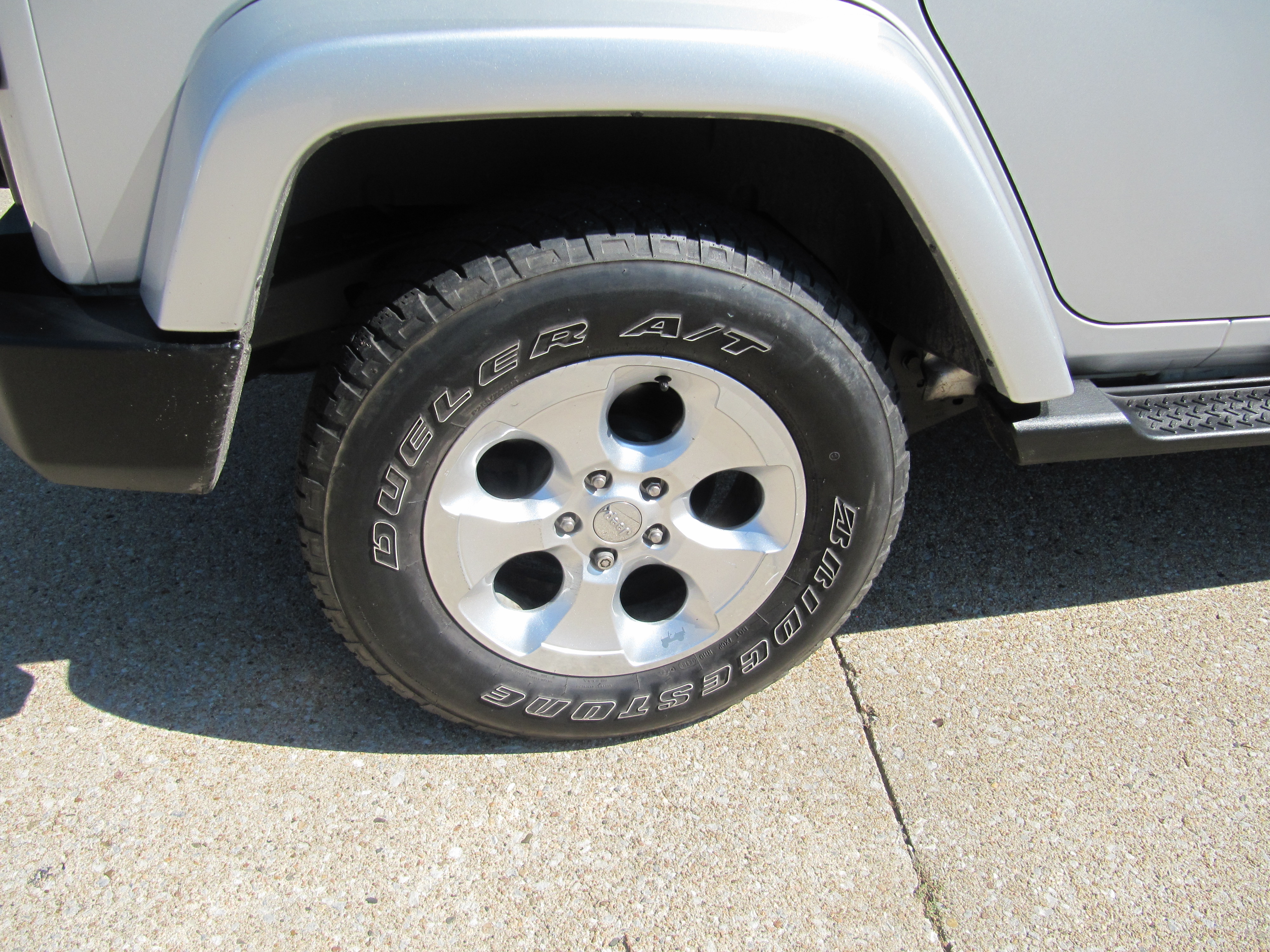 Used 2008 Jeep Wrangler Unlimited Sahara AWD/4WD image 5