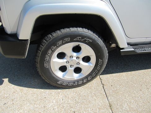 Used 2008 Jeep Wrangler Unlimited Sahara image 5