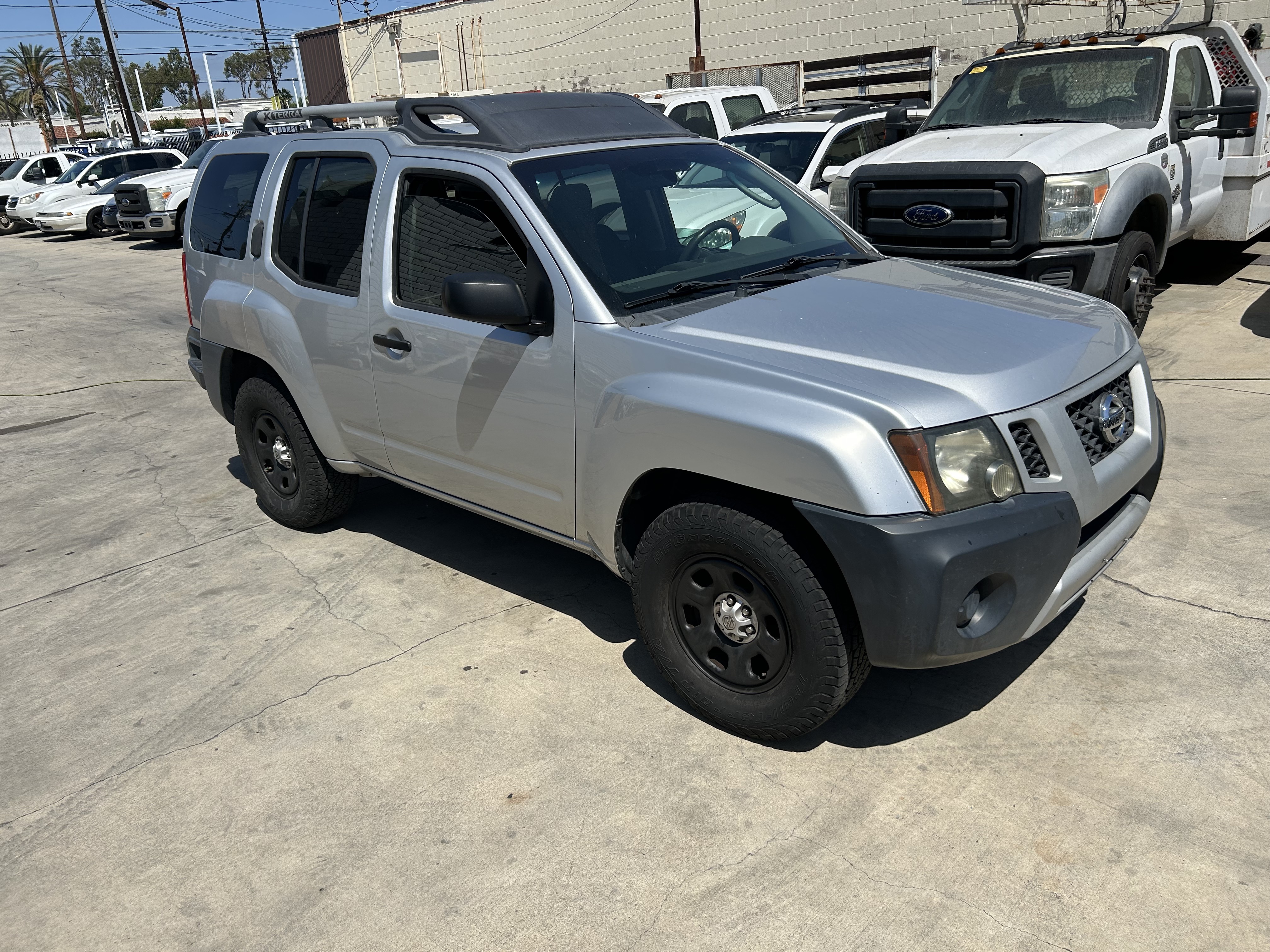 Used 2011 Nissan Xterra 2WD image 2