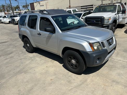 Used 2011 Nissan Xterra 2WD image 2