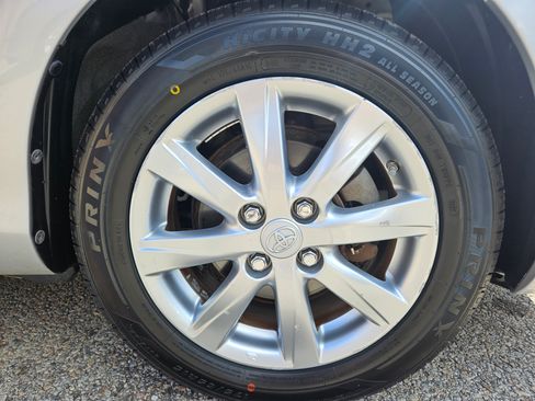 Used 2015 Toyota Yaris LE image 45