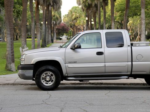Used 2005 Chevrolet Silverado 2500 4x4 Extended Cab image 14