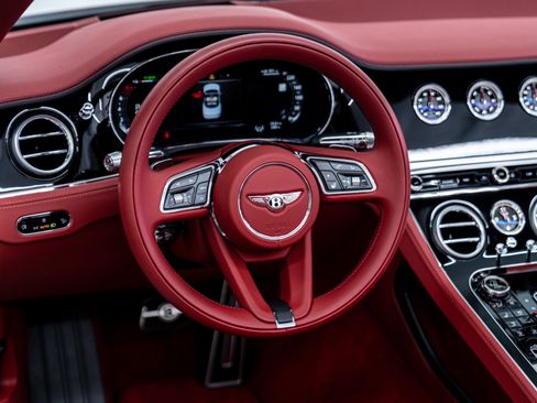 Used 2025 Bentley Continental GTC Speed image 23