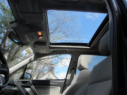 Used 2017 Subaru Forester 2.5i Premium image 22