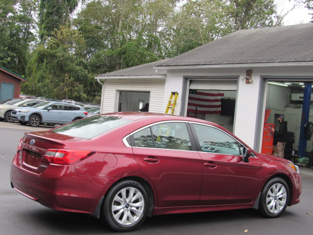 Used 2015 Subaru Legacy 2.5i Premium AWD/4WD image 9