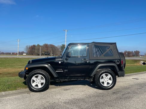 Used 2013 Jeep Wrangler Sport image 2