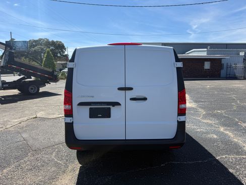 Used 2018 Mercedes-Benz Metris image 5