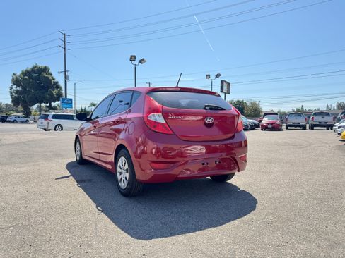 Used 2016 Hyundai Accent SE Hatchback FWD image 6