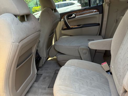 Used 2011 Buick Enclave 2WD CX image 10