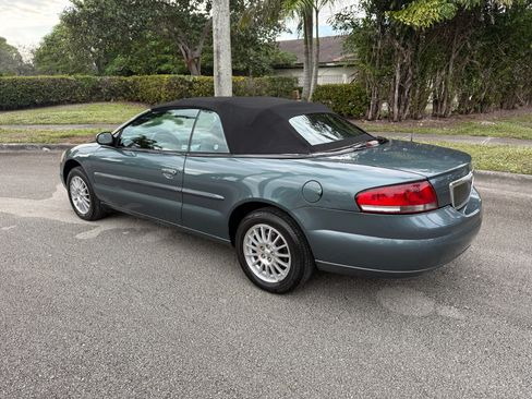 Used 2005 Chrysler Sebring Touring image 46