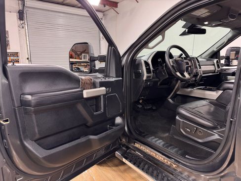 Used 2019 Ford F250 Lariat w/ Lariat Ultimate Package image 12